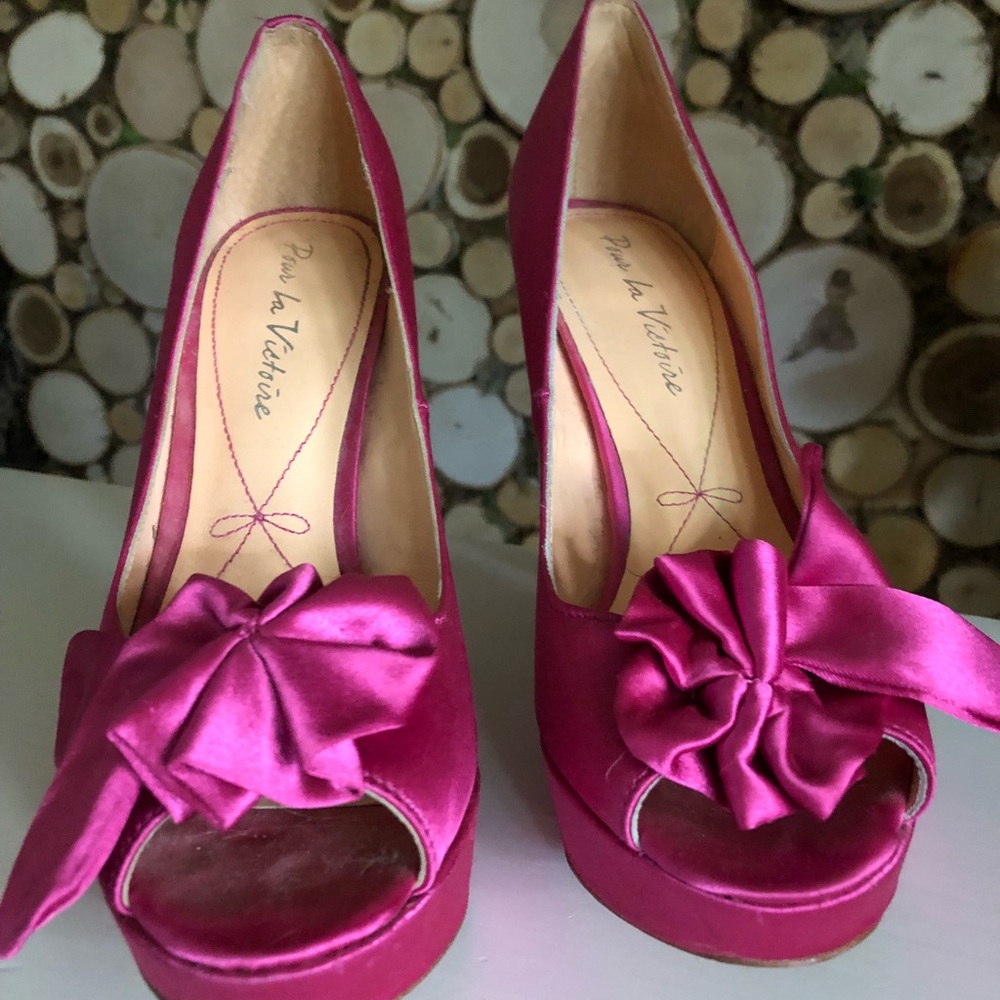 Fuchsia Pink High Heel Shoes Size 6.5